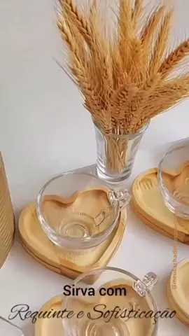 Mais um achadinho pra você que ama servir com carinho e beleza!! Sua mesa vai ficar organizada e linda com esse conjunto de xícaras com pires em madeira (opção em formato coração e em redondo)!! Maravilhoso!! Achamos também uma Bandeija muito chique para servir ou compor sua mesa posta ou cantinho do café!!  🤍Todos os dias garimpamos diversos achadinhos incríveis com as melhores promoções pra você! •Comente QUERO nos comentários eu te envio o link •Me siga aqui para ter acesso a mais produtinhos incríveis como estes! 🛍️ #mesaposta #bambu #madeira #xicaras #organização  #cafedamanha #cantinhodocafé  #café #coffelover #cofetime #bomgosto #versatilidade #sofisticação #Home #lardocelar #donadecasa #donadecasacomamor #acheieamei #ofertinhas #achadinhosdashopee #comprinhasshopee  #shopeebrasil