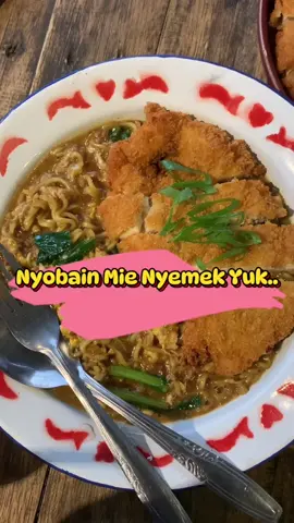 Nyobain Mie Nyemek Yuk... #kulinerkudus  #reviewmakanan  #mienyemek  #kudus  #makanantiktok  #fyp  #foryoupage 