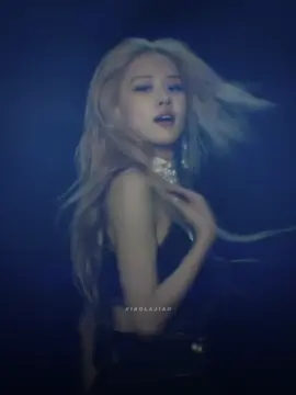 Chị ta slayyy 😗#rosé #blackpink 