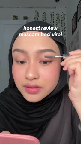 worth the hype sih karena ini inovatif jugaa dan emg hasilnya cakepp! natural, ga clumpy, tapi bikin bulumata aku yg cepet turun ttp tegakk gitu bahkan sampe malemm gak perezz. Buruan cek mumpung lagi ada promo twin datee di official store nya  @judydollindonesia #Judydollindonesia #mascara #mascarahacks #honestreview 
