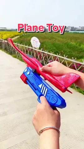 After buying this aircraft launcher,the child took the initiative to play outdoors,not playing mobile phones every day. #airplanelaunchertoy #flyingtoy 