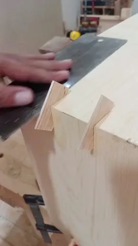 #woodworking #tips #tricks #DIY #project #woodenbox #ryoba #spline #cutting #pullsaw #japanese 