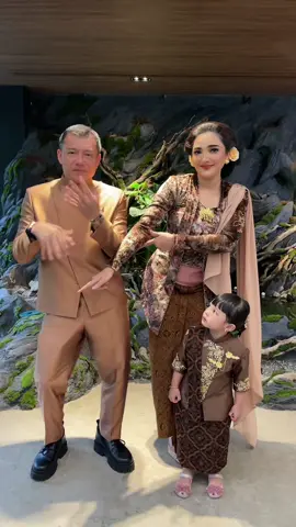 Gemes banget ada yang nimbrung Gendda dan Kakek lagi tiktokan😂🤣