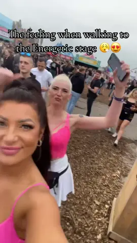 The feeling when walking to the uptempo stage hits different 😮‍💨 can’t wait to be twinning with you again @L1neanton1a at @Decibel outdoor 💕 #bellzor #intentsfestival #decibeloutdoor #festival #thenetherlands  #friends #uptempoismytempo #uptempoisthetempo #uptempo #rawstyle