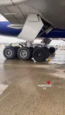 Comment below 👇🏻 what Aircraft? #aviation #nomadicv1 