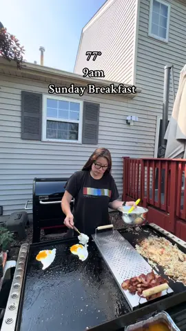 Do you see what I have out in the background 👀  #blackstone #blackstonegriddle #blackstonegriddlecooking #blackstoneasmr #blackstonefood #outdoorcooking #outdoorbreakfast #breakfast #sundaymorning #sundaybreakfast 