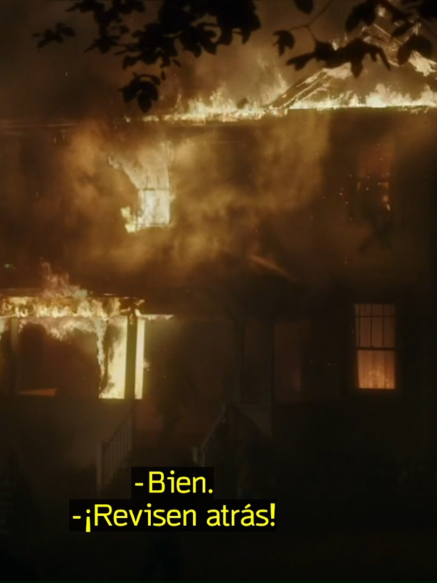 Tod incendia la casa de Ethan, que malvado. Bailey debe salvarlos #movie #peliculas #sad #Love #dog