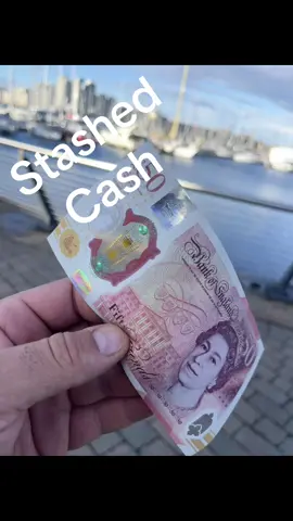 Lets go! One hour out of london whos gonna get this one? Ill pick a person from the comments to who can guess where this is! #kent #essex #moneychallenge #cashbackchallenge #LetsPlay 
