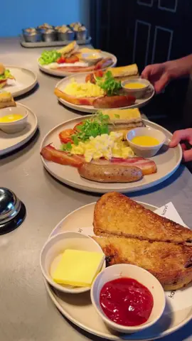 Plating up our full English breakfast at Harvey using locally sourced ingredients, butchers sausages locally farmed pork for our bacon local eggs from Vale Valley farm we focus on using good quality ingredients for the best flavour to make this a special for English breakfast  ##FishBreakfast##WinchesterFishBreakfast##WinchesterFood##Winchester##LocallyFarmIngredients##Cooking##BestBreakfastInTown##WinchesterBreakfast