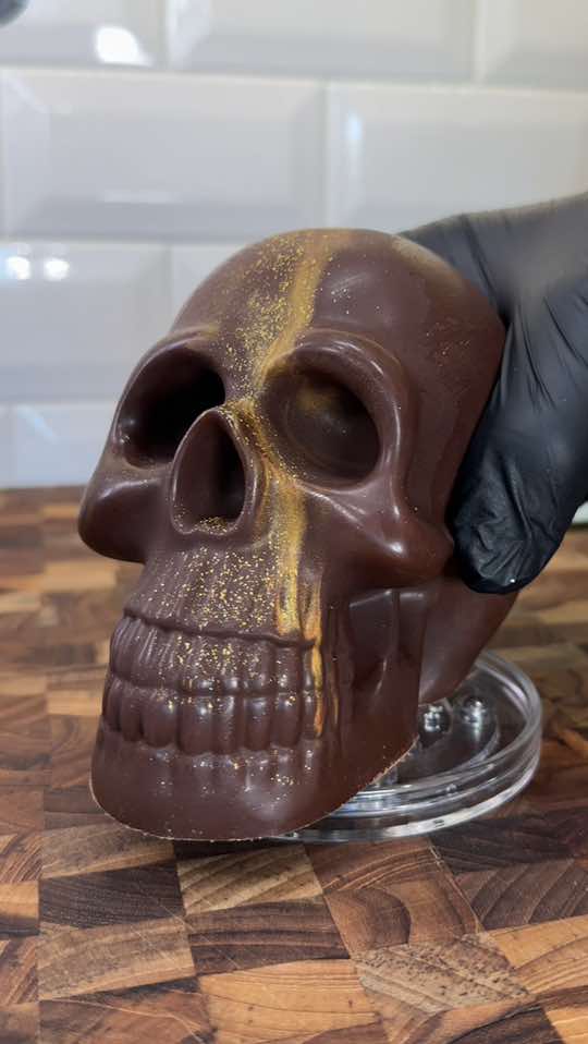 Dubai chocolate skull 💀 #satisfying #tiktokfood #virakrecipe #LifeHack 
