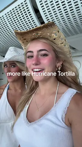 hurricane boating 😈 @Mom #hurricane #vine #hurricanetortilla #viral #funny 