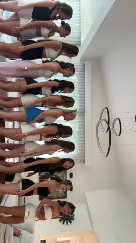 12 בנות בהתארגנות כל אחת בצבע #CapCut #foryoupage 