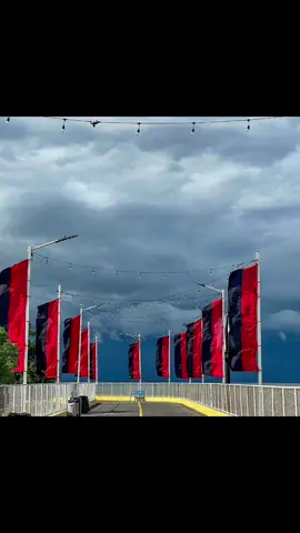 🎶 Roja y Negra Bandera nos cobija  Patria libre, Vencer o...🎶 🔴⚫ 🇳🇮 Así luce el Puerto Salvador Allende #4519LaPatriaLaRevolución  #Nicaragua 