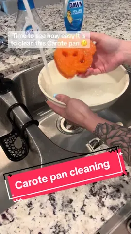 Time to see how easy it is to clean this Carote pan 🤔🤔 #carote #carotepotsandpans #CleanTok #scrubdaddy #dawndishsoap #cleaning 