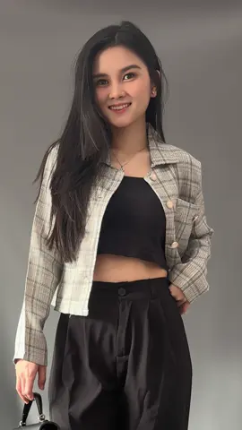 @hulmofficial blazer tweed 🫶 . . #blazer #fashiontiktok #jaminanhargaterbaik #hulmofficial 