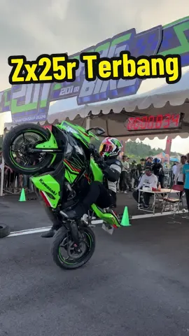 zx25r kepencet tombol terbang 😲 . . . . . . . . . . . . . #fyp #fypシ #fypシ゚viral #fypage #fyppppppppppppppppppppppp #fypdongggggggg #fyp #kawasaki #kawasakininja #kawasakih2 #kawasakih2r #kawasakizx10r #zx4 #zx4rr #zx4r #zx4rrindonesia #zx6 #zx6rr #zx636 #zx636r #zx636indonesia #kawasakizx #zx10 #zx10r #zx10rr #zx10r2023 #zx10r❤️ #zx #dragbike #dragbikeindonesia #dragbike201m #bandarawiriadinata #zoj #zxjakarta #zoj #201m #201m🏁 #kawasakizx25r #kawasakizx25rindonesia #kawasakizx25 #jetek #zx25r_4cylinder #Zx25r Trondol Wheelie #zx25rownersjakarta 