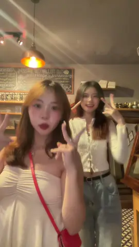 Quay trend với @MẸ BẦU BIẾT NHẢY 🤸🏻‍♀️ I dc: @Kiều Tùng Dương #xuhuong #trend #nhay 