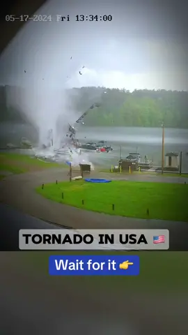 Scary moments of tornado in USA #fypシ゚viral #foryou #moment #scary #how #tornado #arrived #disaster🌔 