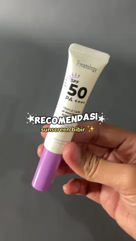 jangan lupa bibirnya juga dipakaikan sunscreen, recom dari produk facetology yang kandungan SPFnya 50 PA++++ dan juga diperkaya kandungan vitamin c dan olive squalene yang membantu melembabkan, mencerahkan bibir✨🫶🏻 @Facetology official #lipsuncreen #sunscreen #lips #facetology #lipcare #lipbalm #foryou #tiktokviral #ttshop 