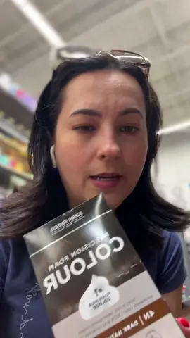 Ela é suepr facil de aplicar e rende bastante! A cor é a 4N #dicadodia #dicas #fy #viral #walmartfinds 
