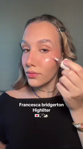 Francesca Bridgerton Highliter @Rare Beauty liquid highliter en el shade mesmerized 🦢☁️  #bridgerton #francescabridgerton #francescabridgertonmakeuptutorial #makeuphack francesca bridgerton makeup tutorial francesca bridgerton highliter francesca bridgerton glow 