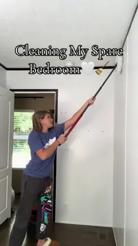 Posting a video with my hair looking like this is brave🤣👀 #sahgf #sahgflife #cleaning #roommakeover #sparebedroom 