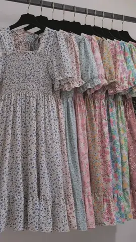BEFA-SMOCKED DRESS/Gaun Musim Panas Kasual Baru Lengan Pendek Smocked dress lipit bunga dengan dasi belakang/Gaun Wanita