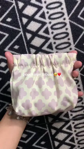 udah pasti kepake bgt, kalian wajib punya! motifnya juga lucu2 bgt🥺❤️ #pouchmini #racuntiktok #fyp 