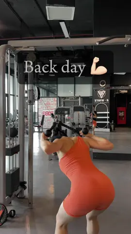 Backday 💪🏻 #Fitness #gym #fitnesstips #gymtips #workout #fitnessgirl #gymgirl 