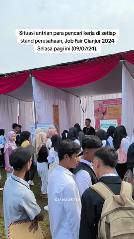 Menurut info hari ini ada sekitar 34 perusahaan yang membuka stand di Job Fair Cianjur 2024 (Selasa, 09/07/24). Acara Job fair ini digelar selama 2 hari tanggal 9 - 10 Juli 2024 di lapangan Prawatasari Joglo Cianjur. #cianjur #jobfair #jobfaircianjur2024