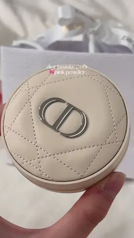 packaging sold me but the powder is rly good 🎀💕 #dior#diorbeauty#settingpowder#makeup#beauty#beautyhaul#haul#unboxing#luxury#grwm#makeupoftheday @Diorbeauty 