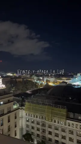 Vente y apaga la luz , deja que solo la luna nos alumbre el cielo azul ✨ #longervideos