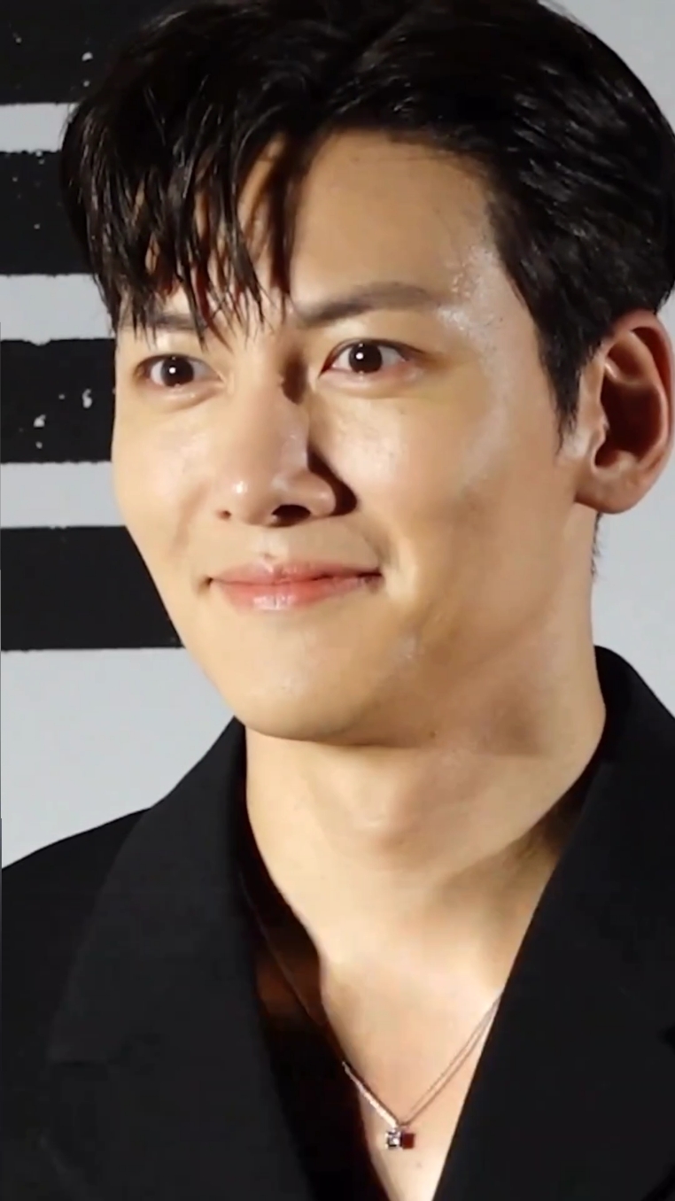 most handsome villain 😍  #jichangwook #jichangwookoppa #wookie #revolver #jcw #actorkorea 