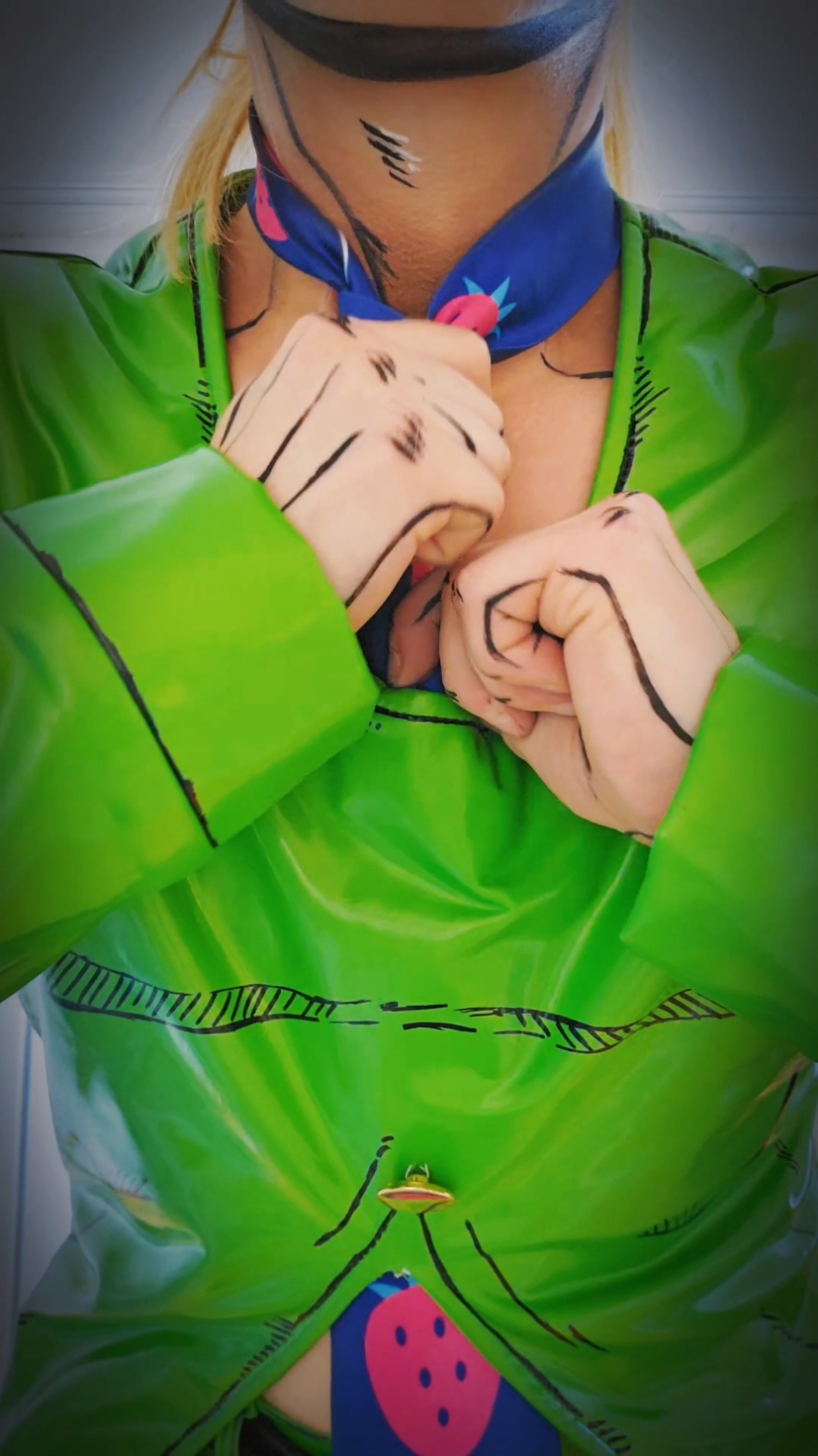 I got one more Fugo video! Dear @Misskanao lent me her cosplay to try out! 🍓🫰🏻 #pannacottafugo #fugo #jojo  #fugocosplay #jjba #jojocosplay #jojosbizarreadventure #jjbacosplay 