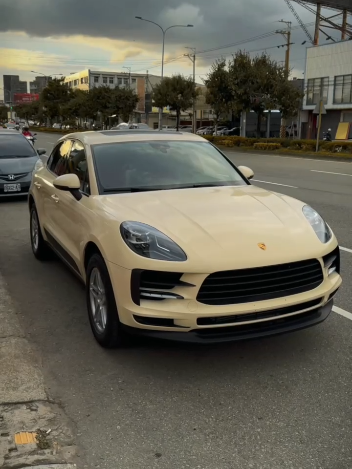 Macan Gloss Light Ivory vinly 全車亮面米色 #porsche #Macan #bdwrap