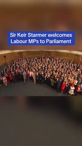 Sir Keir Starmer welcomed Labour’s 412 MPs to the House of Commons as Parliament returned for the first time since the election. There are a record 335 new MPs in the Commons, following the election #labour #keirstarmer #houseofcommons #mps #mp #news #parliament 
