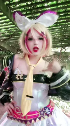 I LOVE THIS COS SM BUT the latex BURNS AGAINST MY SUNBURN|cosplay from @miccostumes !! #rinkagamine #kagaminerin #musedashvocaloid #musedashcosplay #cosplay #rincosplay #kagaminerincosplay #rinkagaminecosplay #cosplayer #vocaloid 
