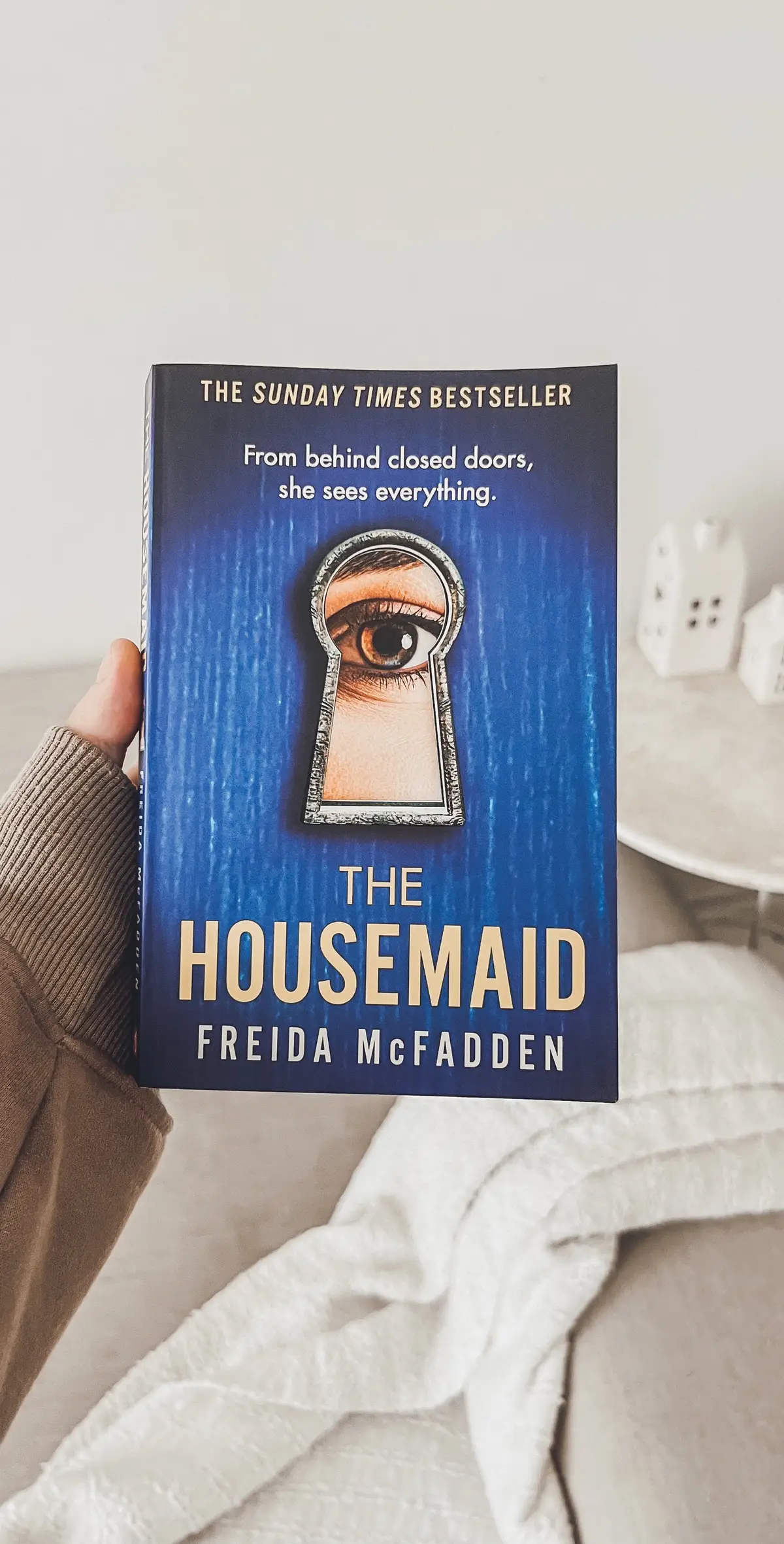 I cant wait to read the rest of this series! #thehousemaid #freidamcfadden #booktoker #thriller   