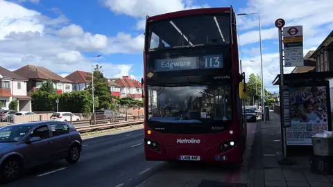 Heres Metroline VMH2496 leaving Graham Road on the 113 to Edgware. Gonna miss these buses on the 113. | #foryou #fyp #foryoupage #bus #tfl #london @Qu5ive @ABL/TUK Ambassador @‼️ @Mikha 🥱🥱🥱 @. @lxz.28s @(null) @D⁉️ @khalid @matildakelly19❤️ @B34NZ                   🪳 