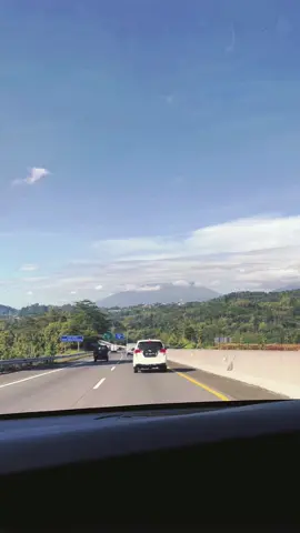 🍃🍃🌲🌲 #semarang #tolsemarang #jawatengah #viewtolsemarangsolo #jembatansemarang #explorejawa #fypnih #xyzbca #infojalanan #viewgunung 