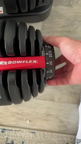 New adjustable dumbbells from #bowflex pretty excited to get to work in these. #funny #exercise #dumbbell #saturdad 