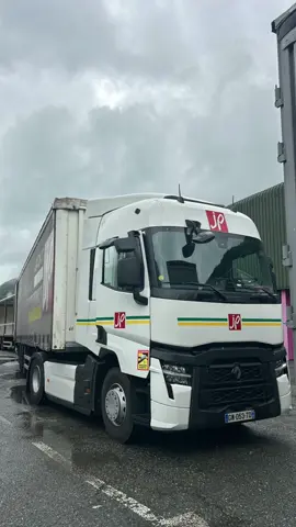 #tiktok #pourtoi #transport #chauffeurroutier #routiere #trucks #camion #poidslourds #renaulttrucks 