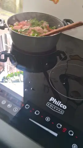 pelomenos sei cozinhar kkkkk