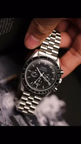 Fly me to the Moon 🌓        Meet Omega Speedmaster Moonwatch.✨ From its timeless design to its impeccable craftsmanship - this watch is a true masterpiece. What do you think?😍👇🏼        📸: @phuongdhpho #chrono24 #omega #speedytuesday #speedmaster 