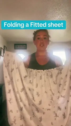 One of the things my Mama’s and Granny taught me! #MomsofTikTok #foryoupage #foldingfittedsheets #mamataughtmeright #thingsyoushouldknow 