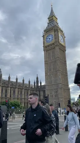 London🥹✨🇬🇧 #london #londonlife #foryou #foryoupage #fyp #viral #viralvideo #active #actives? #unitedkingdom #kurdanitarawga🇬🇧🇬🇧 #kurd #kurdistan #kurdish #لەندەن #لندن #لندن🇬🇧 #ئەکتیڤبن🥀🖤ـہہـ٨ــہ #ئەکتیڤم_سفرە 