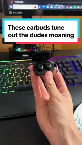 These earbuds will tune out all the guys moaning in the gym 😳 #tiktokshop #earbuds #noisecancelling #noisecancellingearbuds #earbudswireless #gymbro #dealsforyoudays 