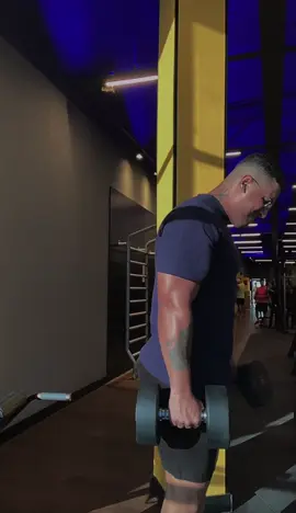 Até vencer.. 👤💭💪🏼 . . #braçogrande #gymmotivation #reelsinstagram #GymLife #criadordeconteudo #viraltiktok #viralvideo #gymlifestyle #reelsmaromba #bitelo #growth #fabiogigapro 
