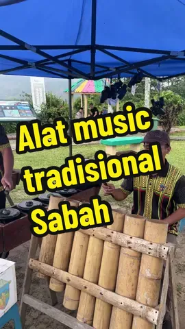 Kulintangan merupakan alat muzik tradisional idiofon yang mengeluarkan bunyi yang lebih kecil. Pada mulanya alat ini diperkenalkan di barat Sabah oleh suku kaum Brunei tetapi secara tradisional ianya juga digunakan oleh suku kaum Bajau dan beberapa suku Dusun/Kadazan. Kulintangan juga dimainkan semasa majlis-majlis atau perayaan berlangsung.