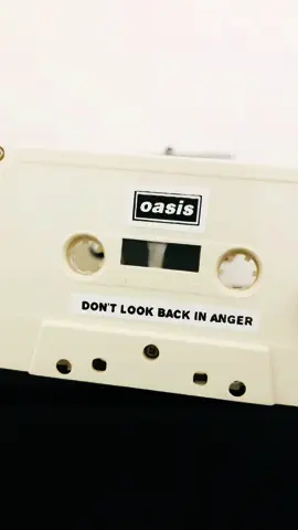 Oasis / Don’t Look Back In Anger - 1995 #oasis #dontlookbackinanger #rickygervais #afterlife #genxmusic #genx #banger #90sthrowback #90smusic #uk #manchester #goodmusic #realmusic #bestmusic 